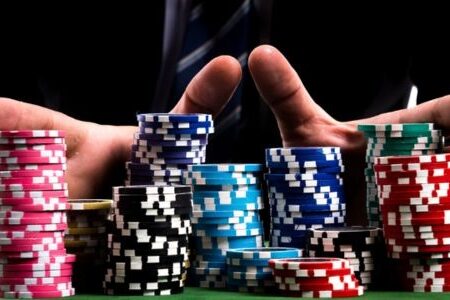 Triple Barrel Poker là gì ? 4 chiến thuật chơi poker hiệu quả